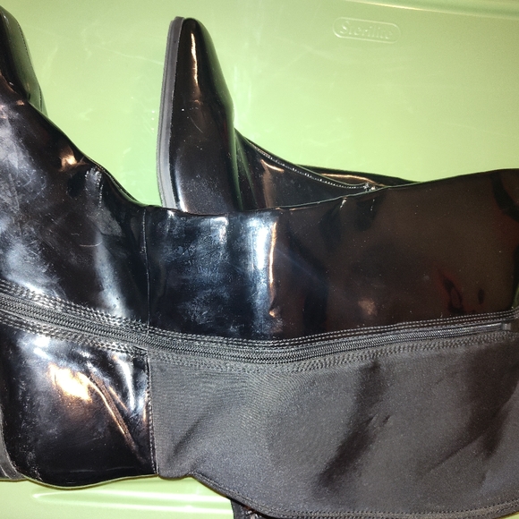 Boots - Picture 4 of 4